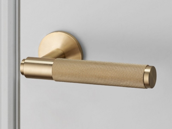 Дверные ручки из латуни