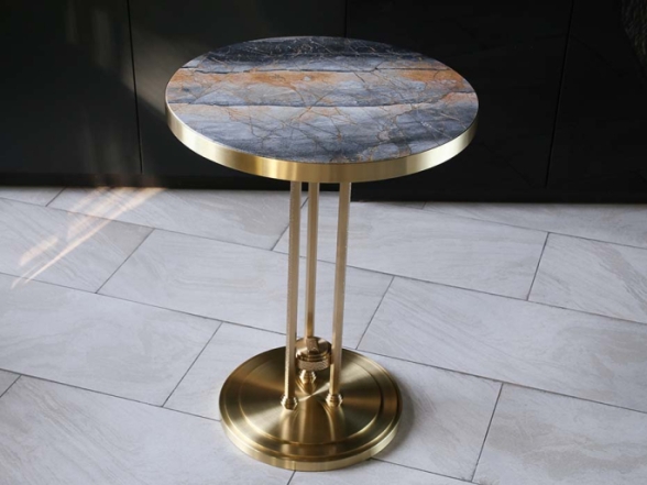 Столы из натурального гранита