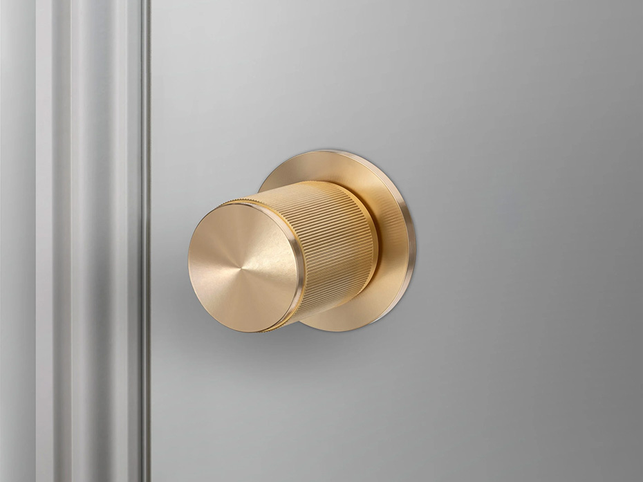 Дверная ручка-кноб D-40mm Buster and Punch Linear RDK-051053 матовая латунь