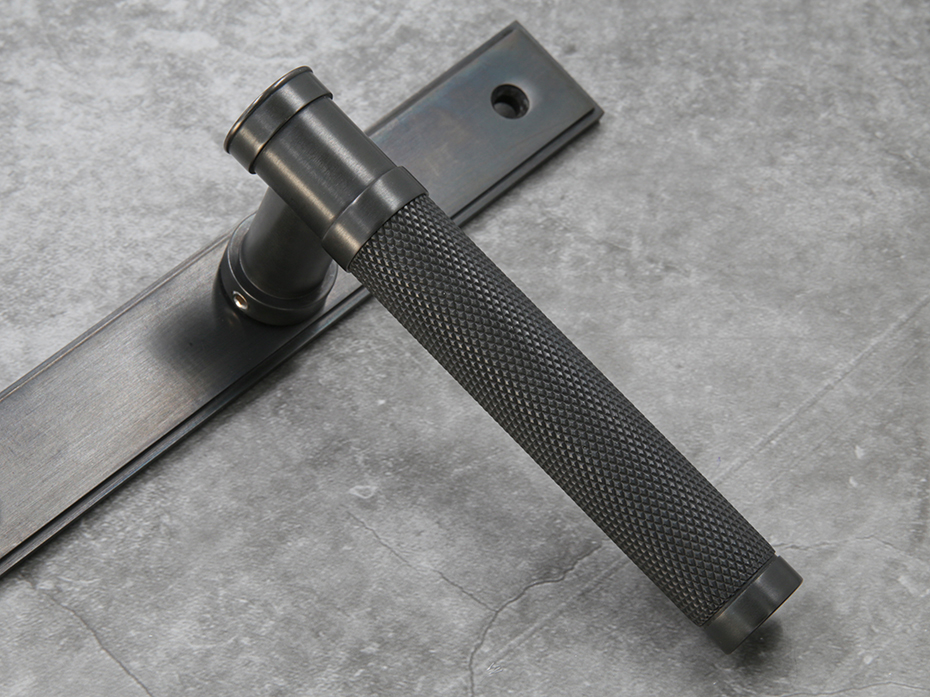 Ручка для балконной двери на узкой планке Frank Allart 7748G0259 чернёная латунь с полировкой