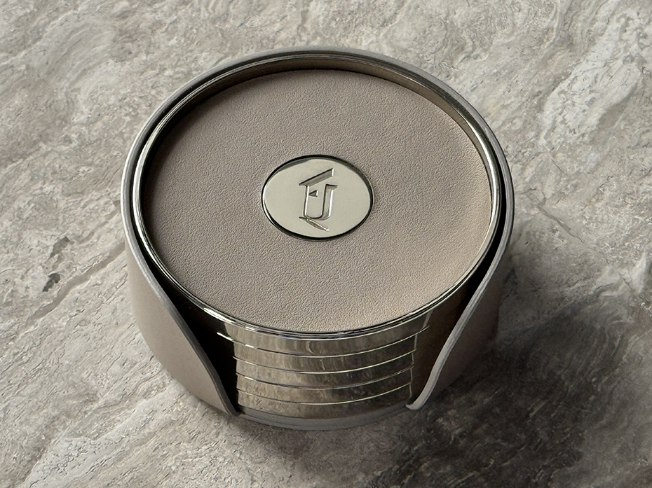 Набор премиальных костеров из натуральной кожи FURNITEK FG-418 (5шт) цвет серый