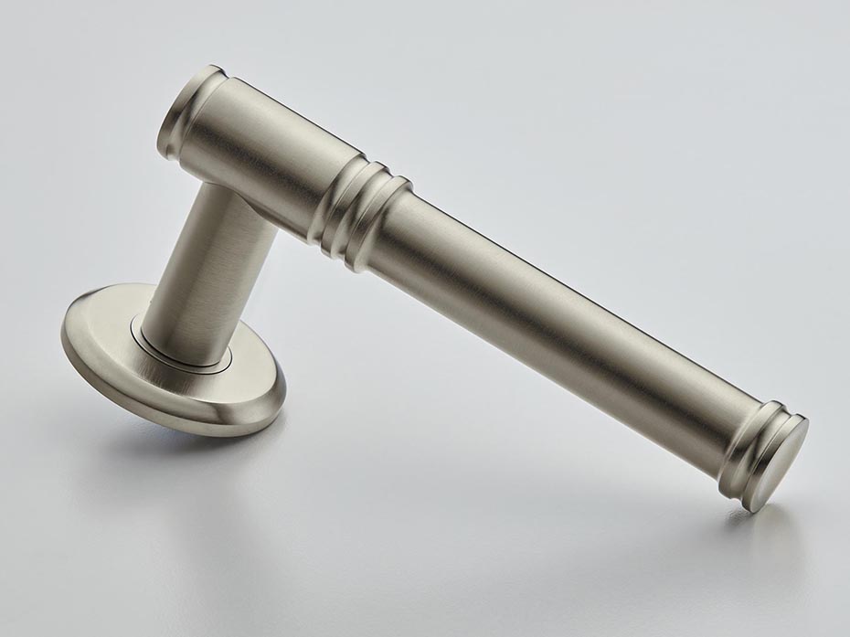 Дверная ручка на розетке Croft Kensington 123 217 полированный никель