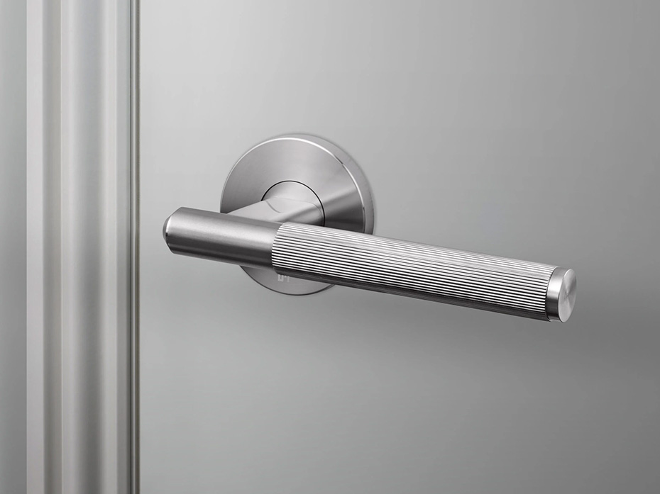 Дверная ручка на розетке Buster & Punch Linear RLH-071034 матовый хром