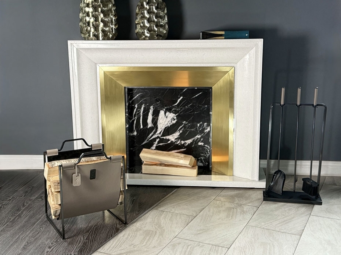 Дровница с кожаной вставкой FG-12051 чернёная латунь с полировкой