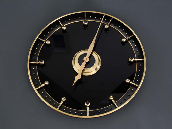 Часы FG-1002028 матовая латунь стекло чёрное глянец 600мм