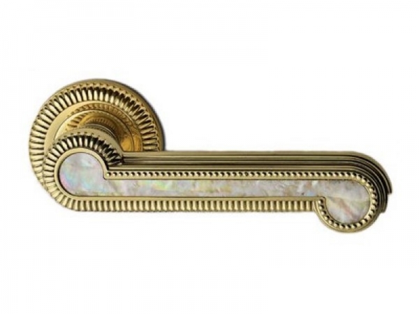 Дверная ручка на розетке Enrico Cassina MADREPERLA C03011 полированная латунь