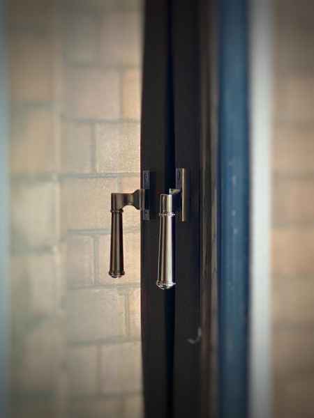 Оконные ручки Frank Allart из латуни