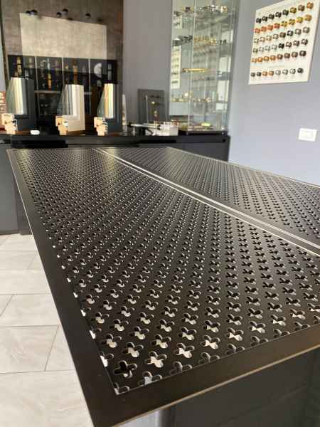 Прорезные решетки из латуни чёрная бронза